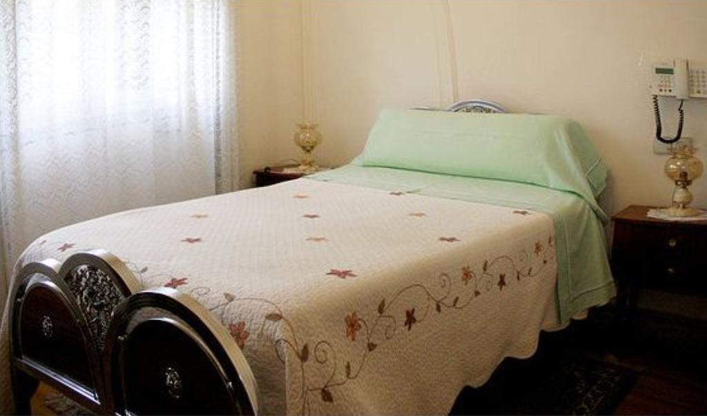 Hostal Delfina Μαδρίτη Δωμάτιο φωτογραφία