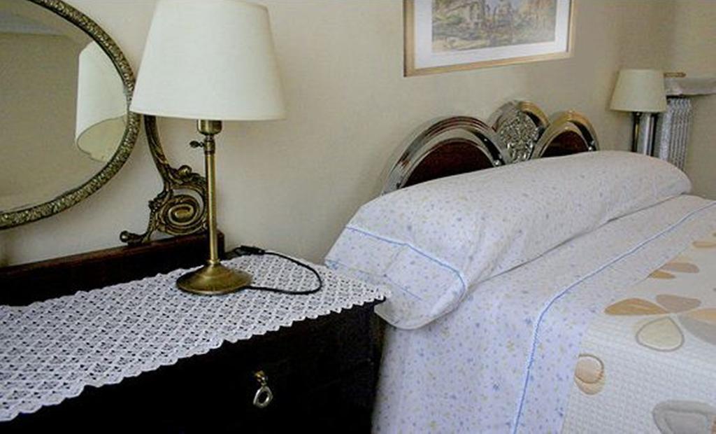 Hostal Delfina Μαδρίτη Δωμάτιο φωτογραφία